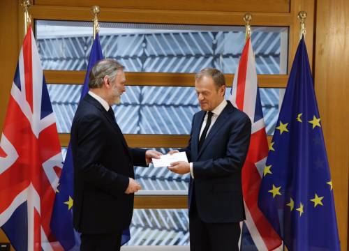 È iniziata la Brexit: Londra consegna la lettera all'Ue