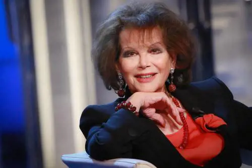 Claudia Cardinale ritoccata per Cannes: è polemica