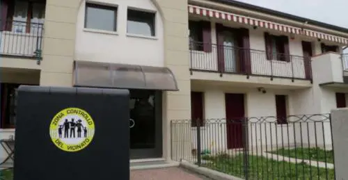 Il paese delle ronde pacifiche da due anni senza un furto