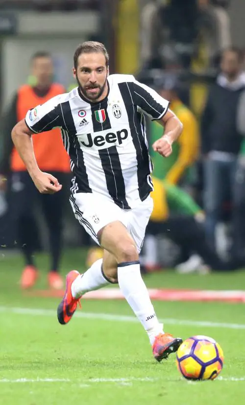 Un miliardo per ascoltare il «pernacchio» a Higuain