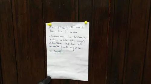 Alatri, spunta un biglietto sulla porta del locale