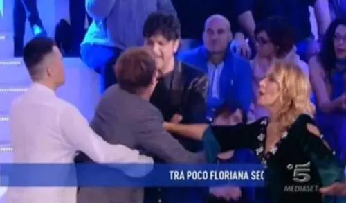Domenica Live, ecco cosa è successo durante la pubblicità tra Facci e l'avvocato di Cicciolina