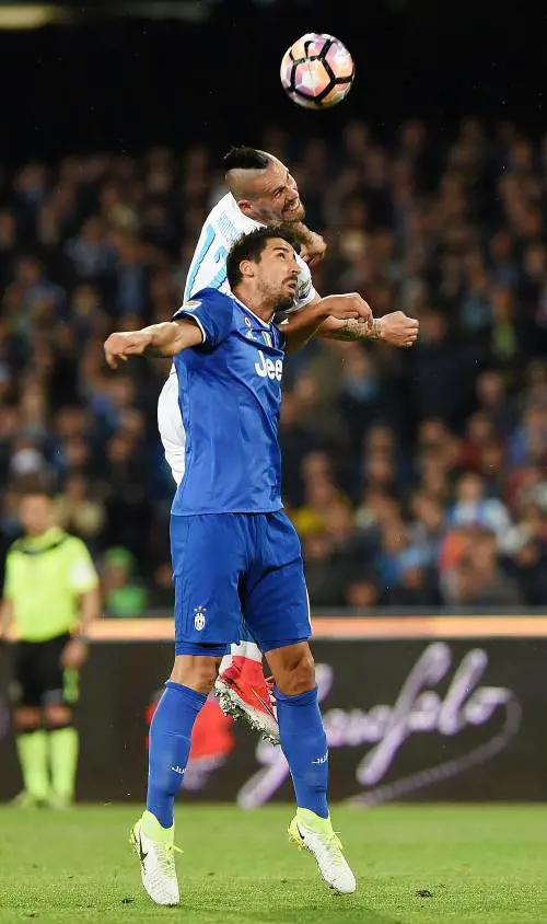 Signora bella e provinciale, Napoli padrone e sfortunato