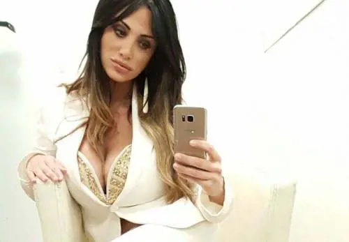 Marika Fruscio: scollatura hot per Napoli-Juventus