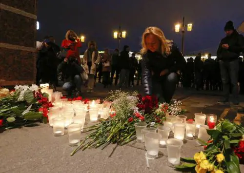 Bomba in metropolitana a San Pietroburgo: almeno 11 i morti