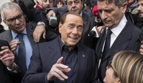 Il modulo Berlusconi: coalizione "pentagono" per centrare il 40%