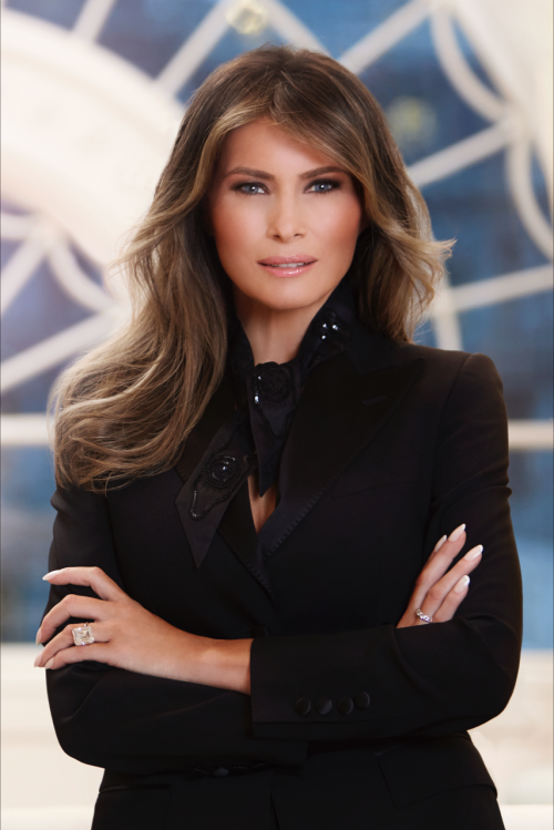 La prima foto ufficiale di Melania Trump alla Casa Bianca