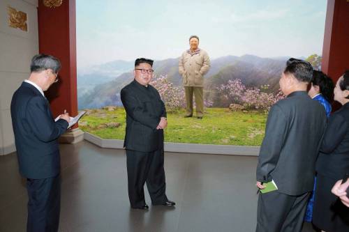 Nuovo missile dalla Corea getta un'ombra sul vertice Usa-Cina