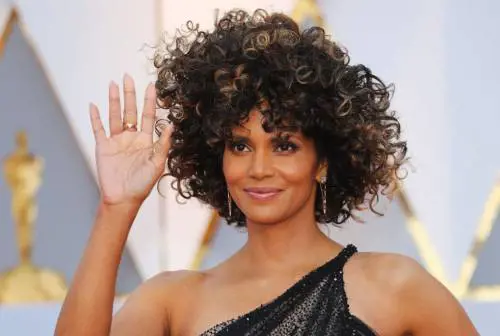 Halle Berry, sexy e talentuosa