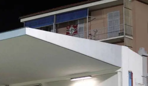 Bandiera nazista alla partita Entella-Ascoli