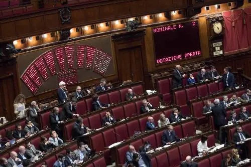 Legge biotestamento, stop nutrizione e idratazione