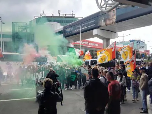 Alitalia, la protesta fa cancellare sei voli su dieci