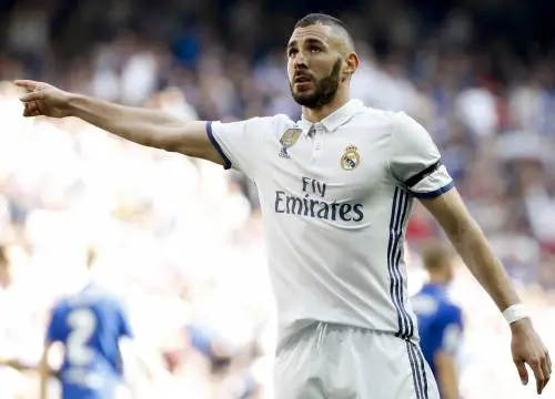 Roux, bordata alla Francia: "Benzema non convocato perché siamo razzisti"