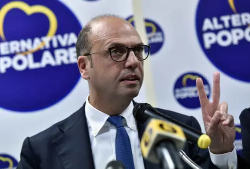 Alfano l'utile colpevole che serve all'ex premier per accelerare il voto
