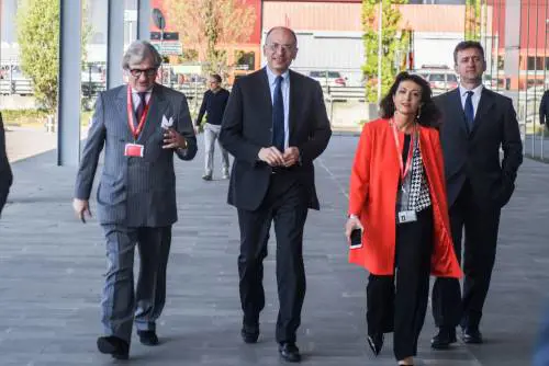 Anche Cl si riposiziona Al Meeting gli anti-Renzi