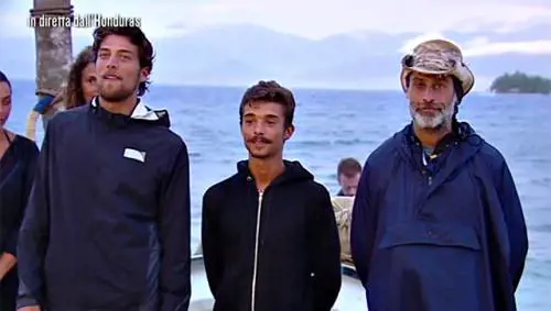 Isola dei Famosi, Raz Degan e la verità sull'insulto alla moglie di Ceccherini