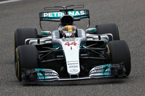 Gran Premio Cina, Hamilton davanti a Vettel: Ferrari a -1 dalla Mercedes nei costruttori