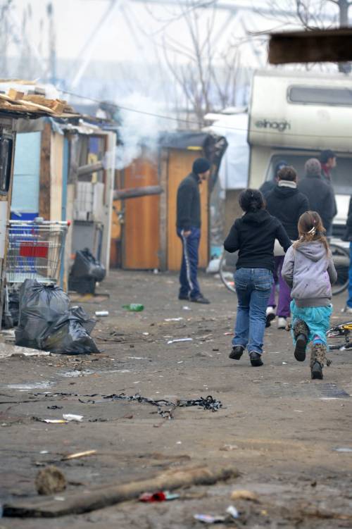 La denuncia dello studente: "La scuola mi fa fare stage al campo rom"