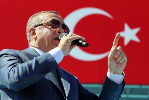 Erdogan, uomo solo al potere: così vuole prendersi la Turchia