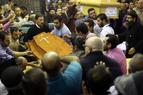 I funerali dei cristiani uccisi nel Delta egiziano