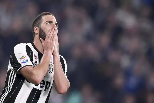 Il fratello di Higuain provoca e si accende la "rissa" social