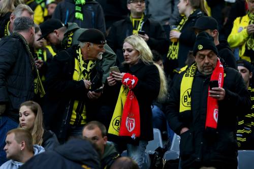 Dortmund, tre esplosioni contro il bus del Borussia