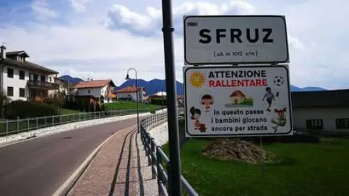 Il paesino che difende il "diritto al gioco" dei bambini, anche per strada