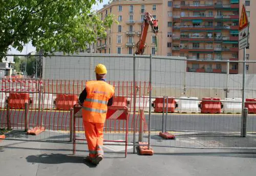Gimkana tra i cantieri. 81mila metri quadri di asfalto da rattoppare