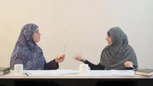 "Le botte? Una benedizione". Le islamiche spiegano come va pestata una moglie