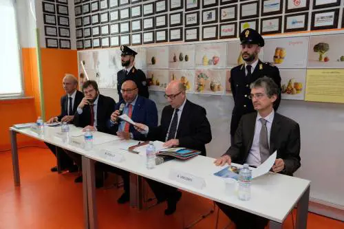 Medici e poliziotti alleati combattono il cyberbullismo