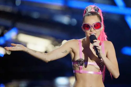 Miley Cyrus e le star attaccate dagli hacker