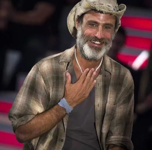 Isola dei Famosi, Raz Degan attacca il programma: "Inutile, vomito"