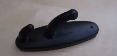 La telecamera che spia le toilette: "Telefonate subito alla polizia"