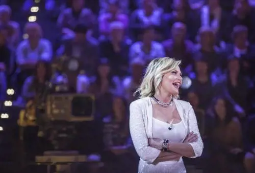 Simona Ventura sostiene Maria De Filippi: "Morgan? È andato oltre"