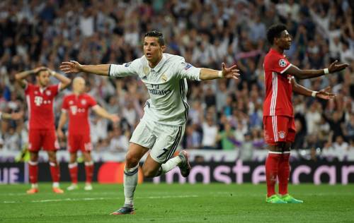 Cristiano Ronaldo fa 100 in Champions e trascina il Real: alle semifinali anche l'Atletico Madrid