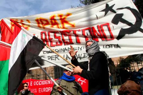 L'appello al sindaco di Cinisello. "Tolga la via ai martiri palestinesi"