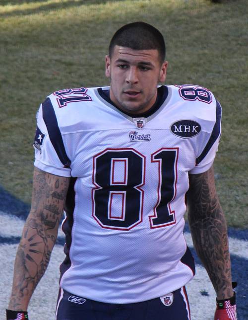 Aaron Hernandez si impicca in cella: il giocatore di football americano era condannato all'ergastolo