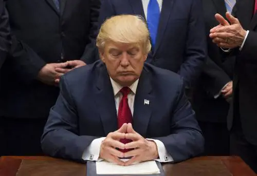 G7, Trump dormirà a Sigonella: "Taormina troppo pericolosa"