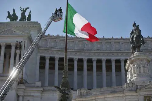 Lo Stato sfregia il milite ignoto: ossa dimenticate in una scatola