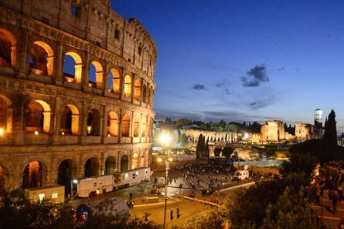 Roma resta senz'acqua  e rischia di andare a fuoco