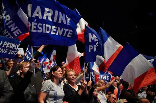 L'atto d'accusa di Marine: "La vecchia politica è marcia"