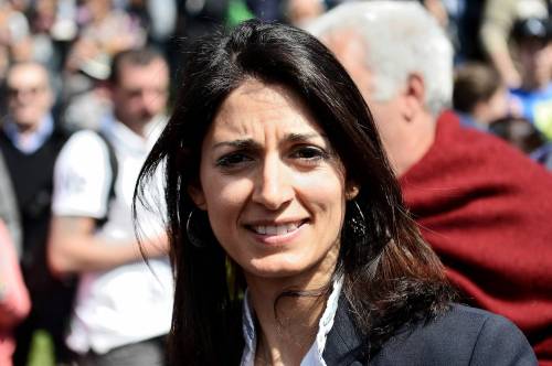 Raggi peggio di Marino: bocciata dal 67% dei romani 