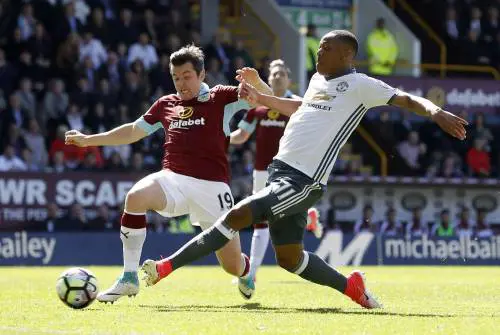 Incredibile Barton: squalificato 18 mesi per le scommesse sportive