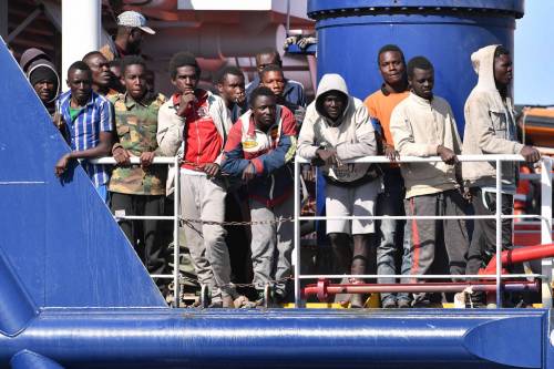 Migranti, sotto sequestro due centri d'accoglienza a Benevento