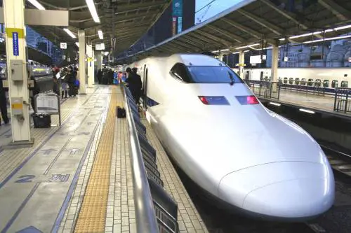 Tokyo, chiude la metropolitana dopo il lancio del missile nordcoreano