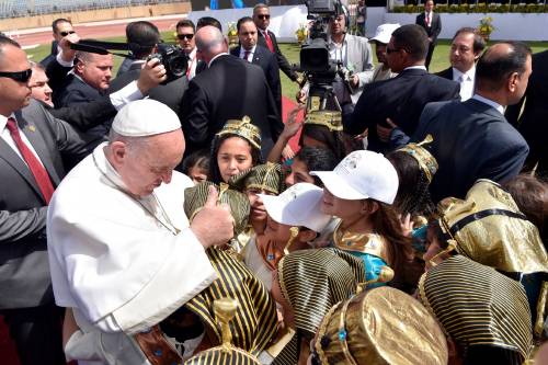 Il Papa dice messa al Cairo