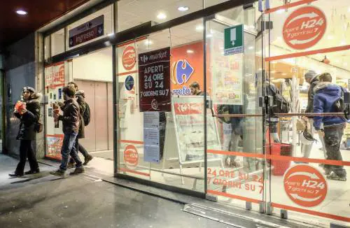 Supermercati, palestre, asili, biblioteche: quel mondo h24 che stenta ad affermarsi