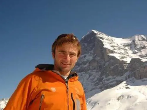 Morto sull'Everest l'alpinista svizzero Ueli Steck