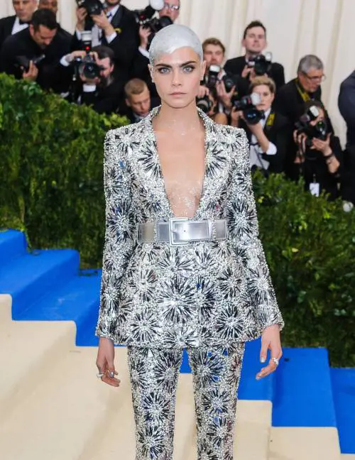 Il look di Cara Delevingne al Met Gala di New York