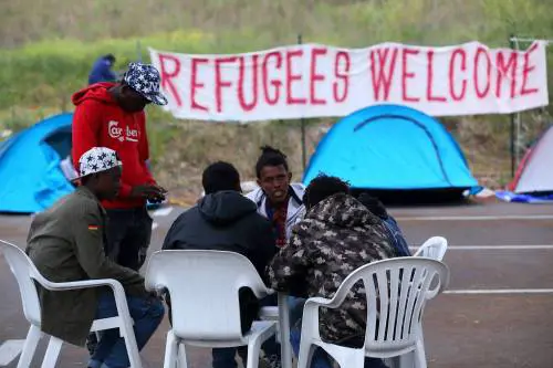 Quei bandi dei centri per immigrati fatti su misura per escludere i concorrenti